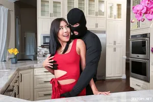 Em nữ sinh khát tình thầm yêu ông chú đụ dai